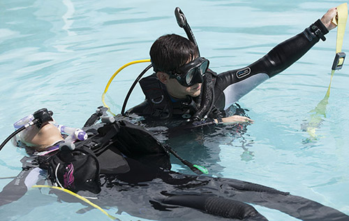 Get Rescue Diver Certification: Skills & More!